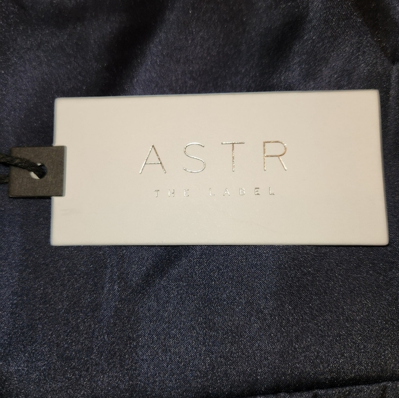 NWT ASTR The Label Satin Scarf One Shoulder Mini Dress Size L Side Zip Midnight - Picture 10 of 10